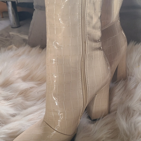 Snake Square Front Boots - Picture 13 of 16